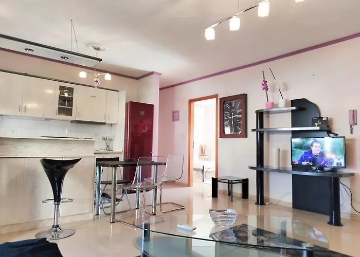 Apartmán Castleview - Spacious 2br With Breathtaking Views - Balcony & Near To Center