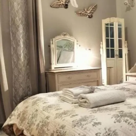 Castleview - 2br Spacious With View Selanik